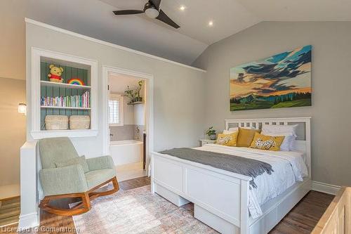 26 Morden Street, Hamilton, ON - Indoor Photo Showing Bedroom