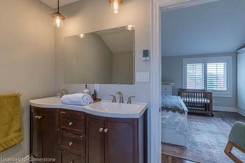 26 Morden Street, Hamilton, ON - Indoor Photo Showing Bathroom