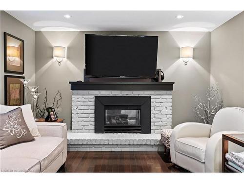 39 Belair Drive, St. Catharines, ON - Indoor Photo Showing Living Room With Fireplace