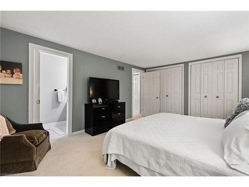 39 Belair Drive, St. Catharines, ON - Indoor Photo Showing Bedroom