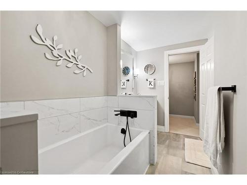 39 Belair Drive, St. Catharines, ON - Indoor Photo Showing Bathroom