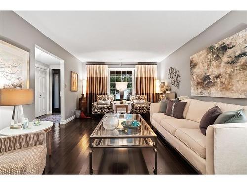 39 Belair Drive, St. Catharines, ON - Indoor Photo Showing Living Room