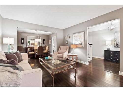 39 Belair Drive, St. Catharines, ON - Indoor Photo Showing Living Room