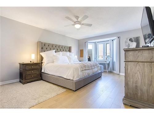 26 Griffith Drive, Grimsby, ON - Indoor Photo Showing Bedroom