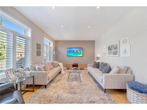 143 Valmont Street, Ancaster, ON - Indoor Photo Showing Living Room