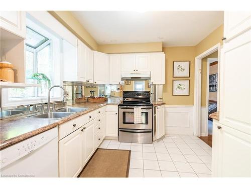 93 Turnbull Road, Dundas, ON - Indoor Photo Showing Kitchen With Double Sink