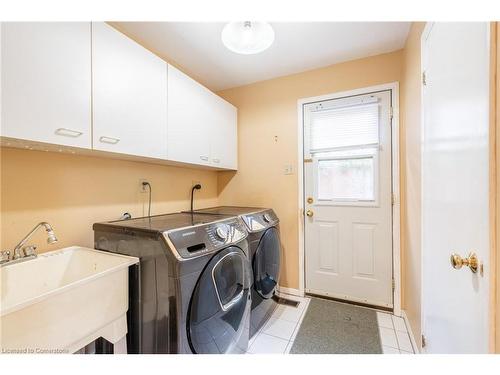 93 Turnbull Road, Dundas, ON - Indoor Photo Showing Laundry Room