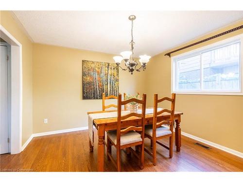 93 Turnbull Road, Dundas, ON - Indoor Photo Showing Dining Room