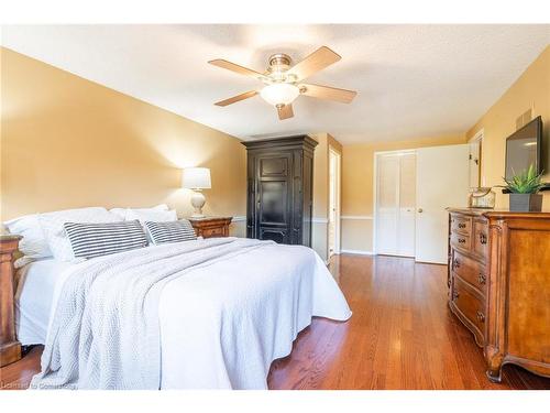 93 Turnbull Road, Dundas, ON - Indoor Photo Showing Bedroom