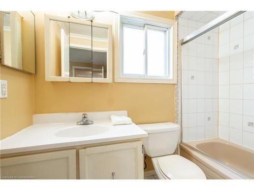 93 Turnbull Road, Dundas, ON - Indoor Photo Showing Bathroom