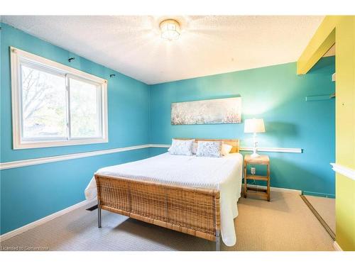 93 Turnbull Road, Dundas, ON - Indoor Photo Showing Bedroom