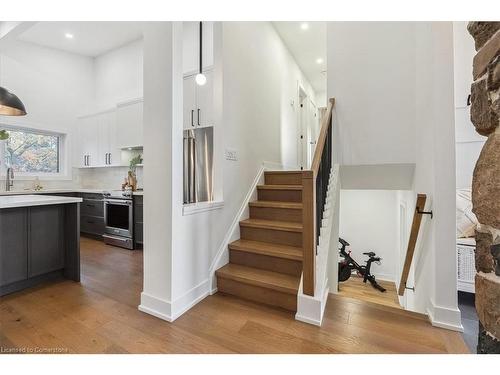 5394 Bird Cage Walk, Burlington, ON - Indoor Photo Showing Kitchen