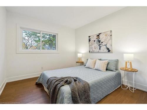 5394 Bird Cage Walk, Burlington, ON - Indoor Photo Showing Bedroom