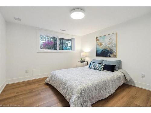 5394 Bird Cage Walk, Burlington, ON - Indoor Photo Showing Bedroom