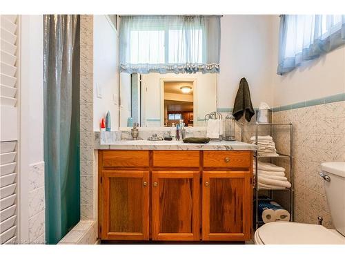 5347 Elm Street, Niagara Falls, ON - Indoor Photo Showing Bathroom