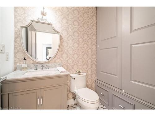 806-90 Charlton Avenue W, Hamilton, ON - Indoor Photo Showing Bathroom