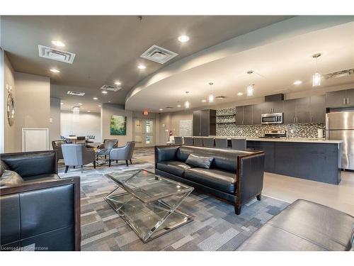 806-90 Charlton Avenue W, Hamilton, ON - Indoor Photo Showing Kitchen With Upgraded Kitchen