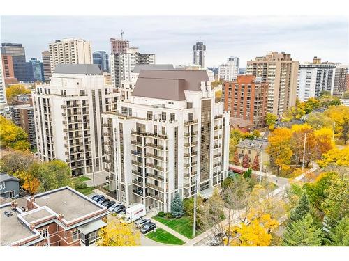 806-90 Charlton Avenue W, Hamilton, ON - Outdoor With Facade