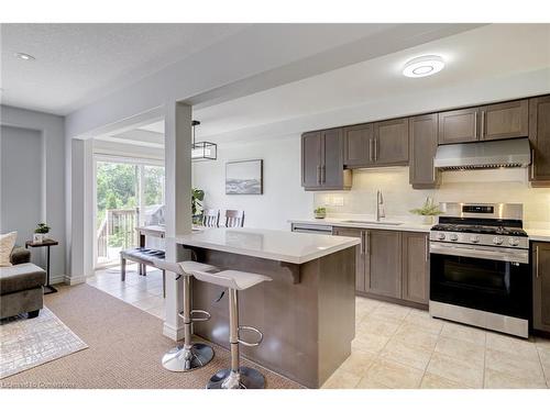 173 Westbank Trail, Stoney Creek, ON - Indoor Photo Showing Kitchen