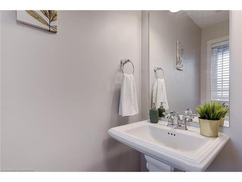 173 Westbank Trail, Stoney Creek, ON - Indoor Photo Showing Bathroom