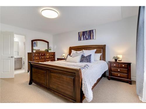 173 Westbank Trail, Stoney Creek, ON - Indoor Photo Showing Bedroom