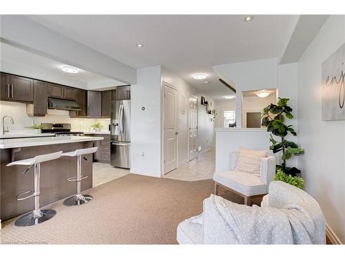 173 Westbank Trail, Stoney Creek, ON - Indoor Photo Showing Kitchen