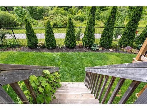 173 Westbank Trail, Stoney Creek, ON - Outdoor With Backyard