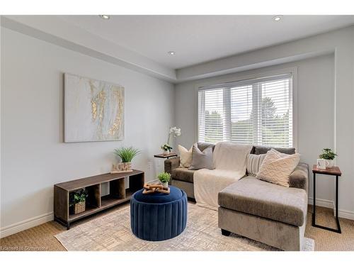 173 Westbank Trail, Stoney Creek, ON - Indoor Photo Showing Living Room