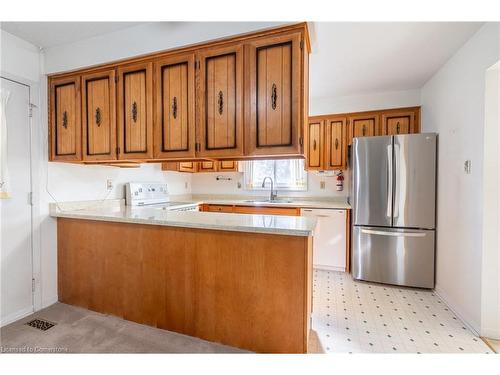 2486 Snowhill Court, Burlington, ON - Indoor Photo Showing Kitchen