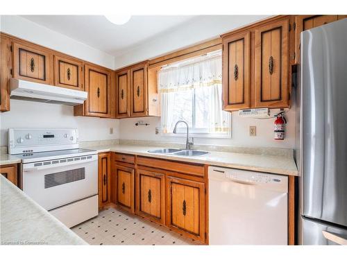 2486 Snowhill Court, Burlington, ON - Indoor Photo Showing Kitchen With Double Sink