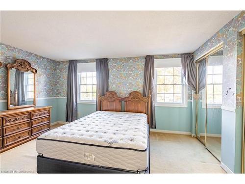 2486 Snowhill Court, Burlington, ON - Indoor Photo Showing Bedroom