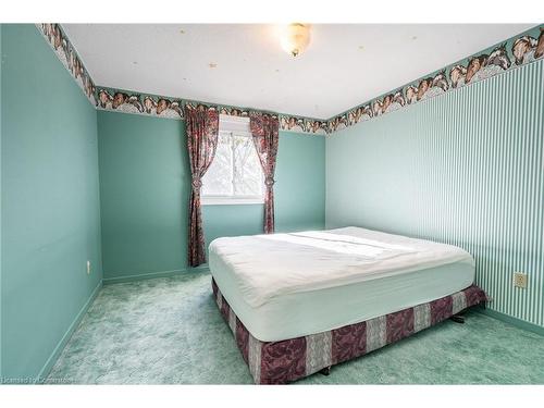 2486 Snowhill Court, Burlington, ON - Indoor Photo Showing Bedroom