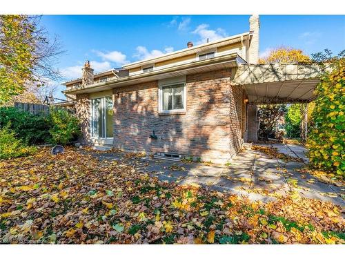 2486 Snowhill Court, Burlington, ON - Outdoor