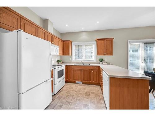 17-1041 Pine Street, Dunnville, ON - Indoor Photo Showing Kitchen With Double Sink