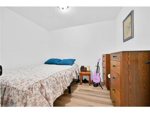 64 Argyle Avenue, Hamilton, ON - Indoor Photo Showing Bedroom