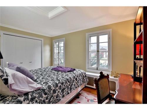 Cottage-243 Shoreacres Road, Burlington, ON - Indoor Photo Showing Bedroom