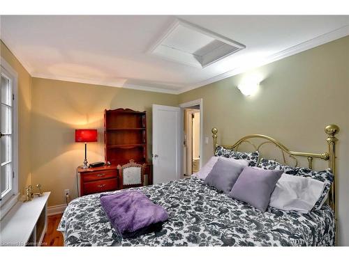 Cottage-243 Shoreacres Road, Burlington, ON - Indoor Photo Showing Bedroom