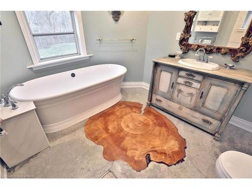 Cottage-243 Shoreacres Road, Burlington, ON - Indoor Photo Showing Bathroom