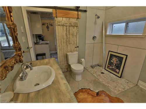 Cottage-243 Shoreacres Road, Burlington, ON - Indoor Photo Showing Bathroom