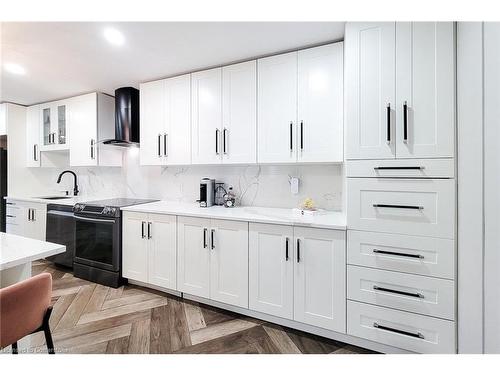 207-10 John Street, Grimsby, ON - Indoor Photo Showing Kitchen