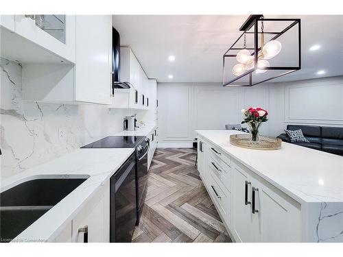 207-10 John Street, Grimsby, ON - Indoor Photo Showing Kitchen