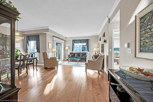 601-3000 Creekside Drive, Dundas, ON - Indoor