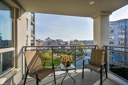 601-3000 Creekside Drive, Dundas, ON - Outdoor With Balcony With Exterior