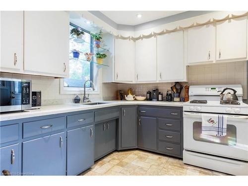 77 Mountain Avenue, Hamilton, ON - Indoor Photo Showing Kitchen