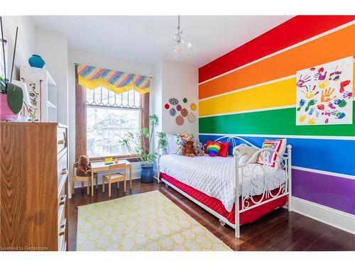 77 Mountain Avenue, Hamilton, ON - Indoor Photo Showing Bedroom