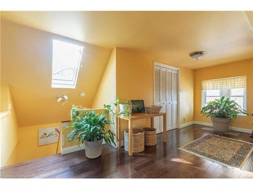 77 Mountain Avenue, Hamilton, ON - Indoor Photo Showing Other Room