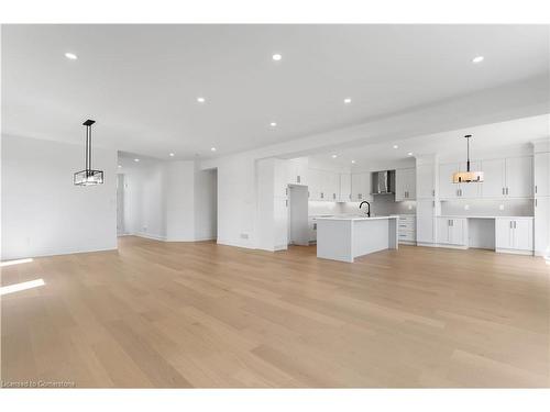 34 Hampshire Place, Stoney Creek, ON - Indoor Photo Showing Kitchen