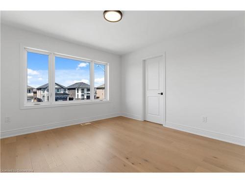 34 Hampshire Place, Stoney Creek, ON - Indoor Photo Showing Other Room