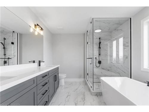 34 Hampshire Place, Stoney Creek, ON - Indoor Photo Showing Bathroom