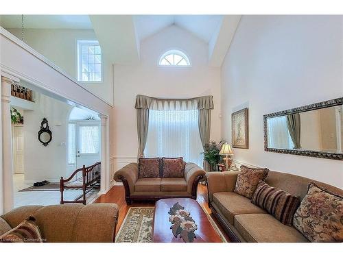 88 Cabriolet Crescent, Ancaster, ON - Indoor Photo Showing Living Room